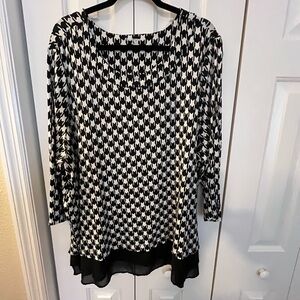 Chic Black and White Women's Top